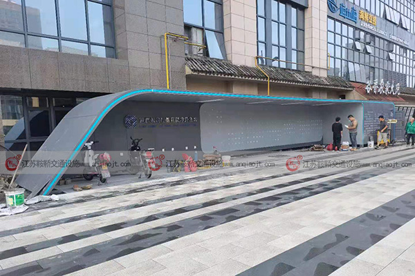 現(xiàn)代候車亭需要具備哪些功能